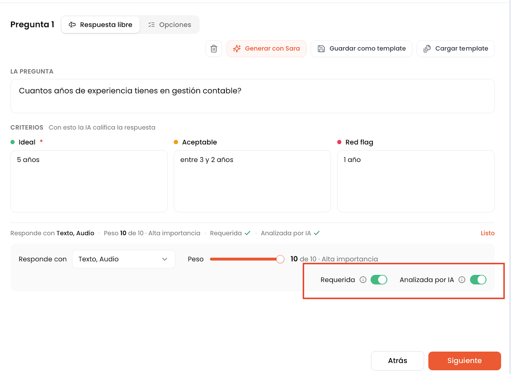 Toggles de Requerida y Analizada por IA en la configuración avanzada